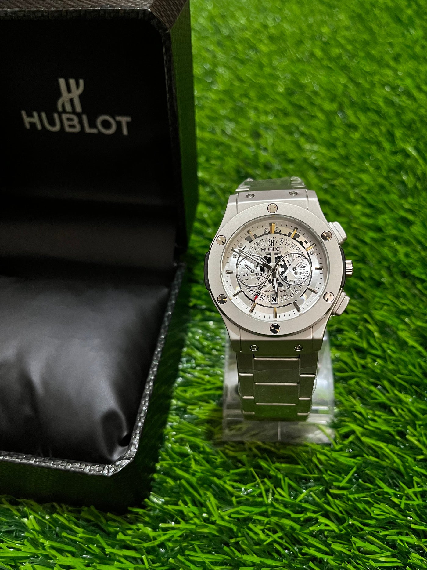 Hublot Chronograph – Water-Resistant Stainless Steel Luxury Watch with box